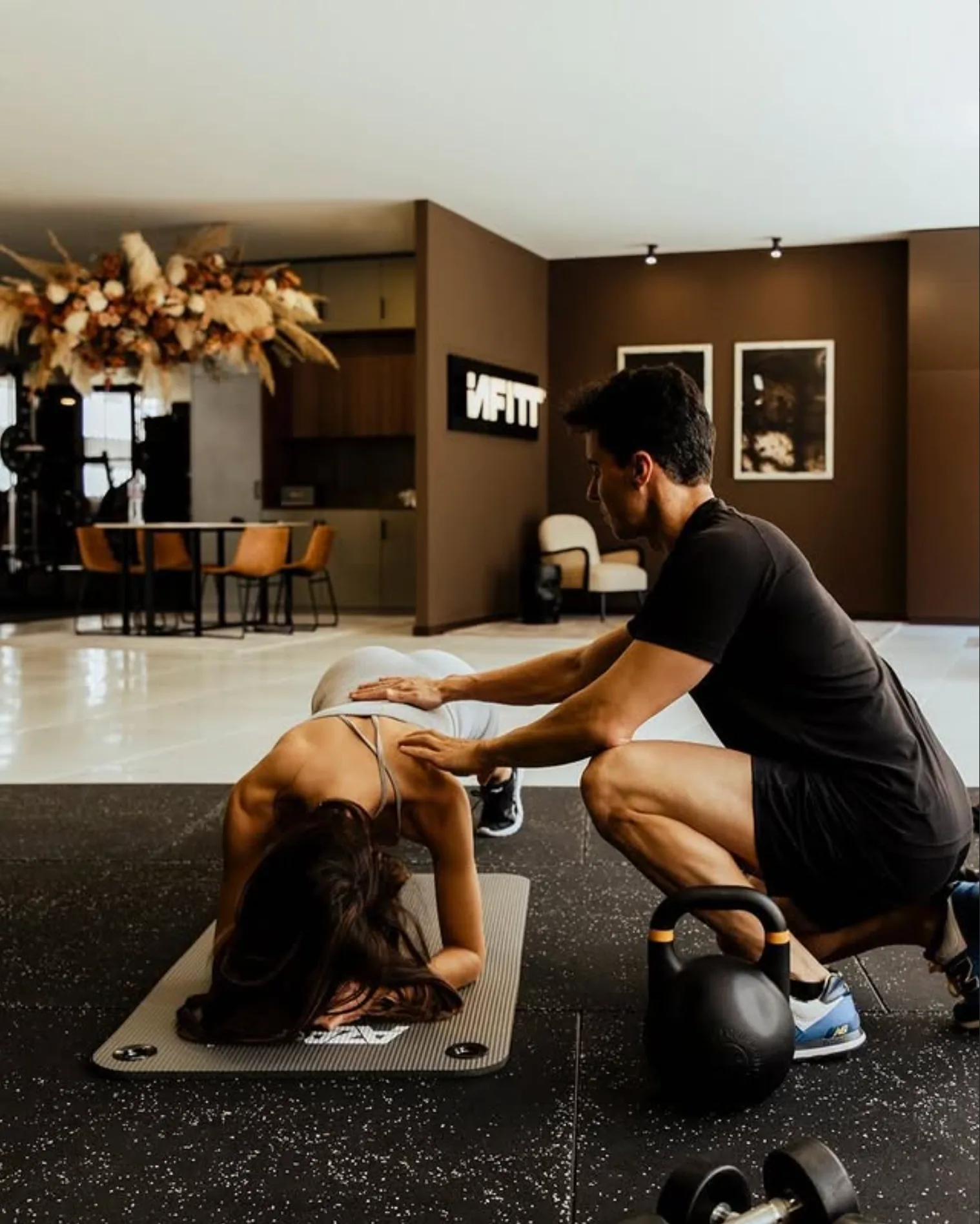 Filipe Moura, personal trainer e fundador da Infitt, durante uma sessão de treino personalizado